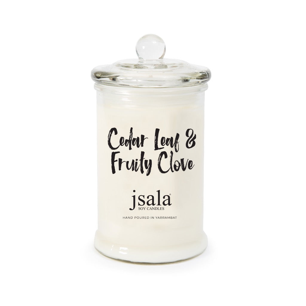 Enjoy the festivities of a traditional White Christmas with the fresh combination of cedar leaf and fruity clove. Notes: Top notes are orange and eucalyptus; middle notes are oakmoss, firm balsam, plum and lemon; base notes are pine, cedarwood, musk and amber.